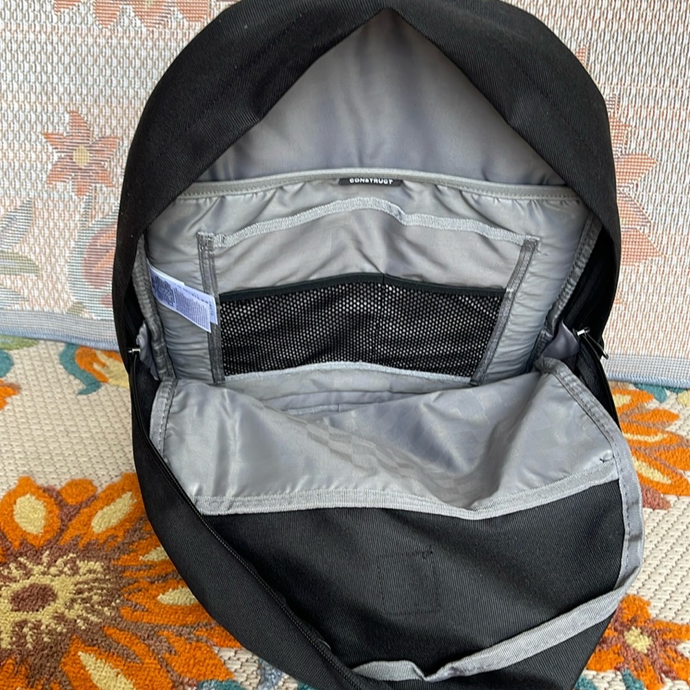 Vans Construct Skool Backpack
NWT - Picture 8 of 16